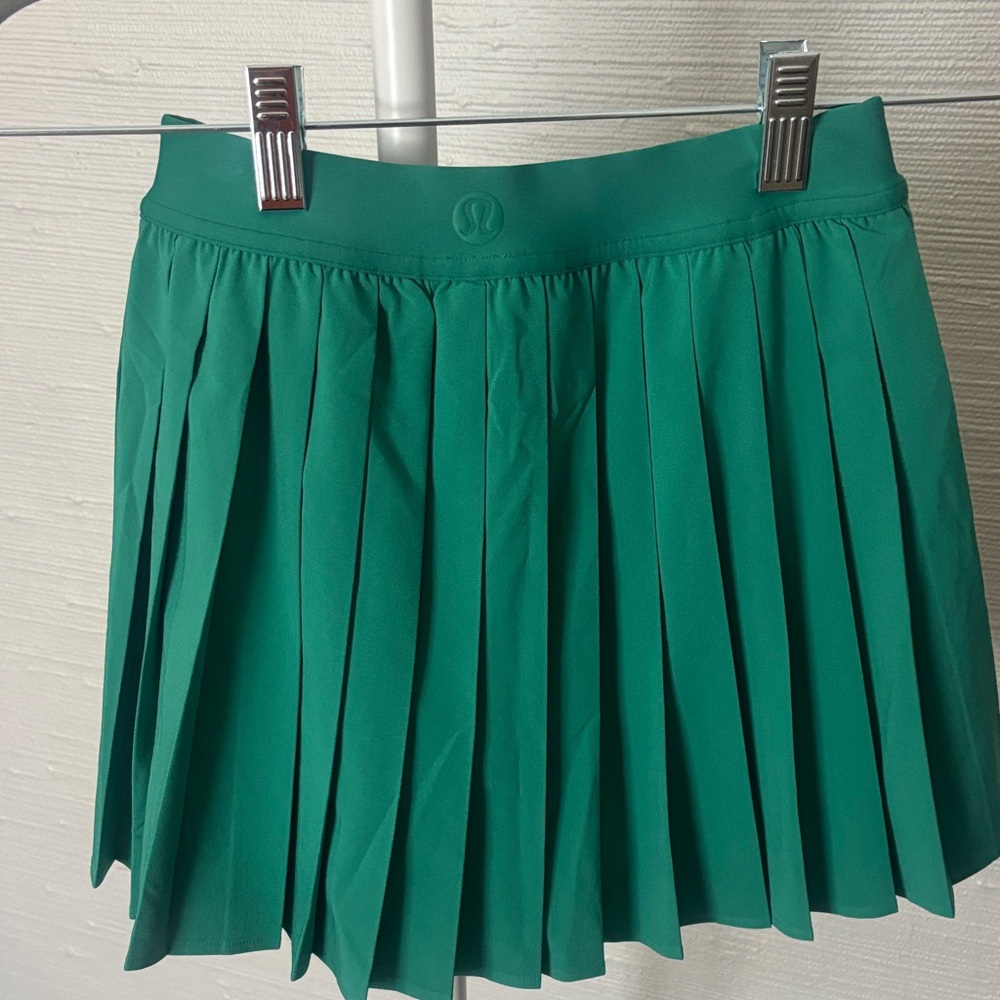 lululemon athletica Emerald Green Pleated Tennis Skirt - Picture 5 of 6
